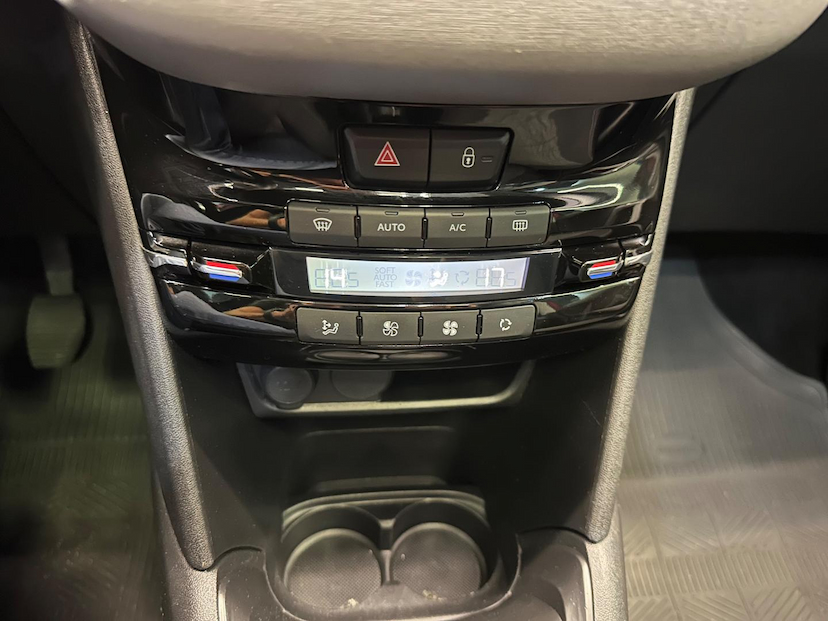 Foto do veículo PEUGEOT 208  1.2 ALLURE 12V FLEX 4P MANUAL 2019 86.062 KM 58.900,00