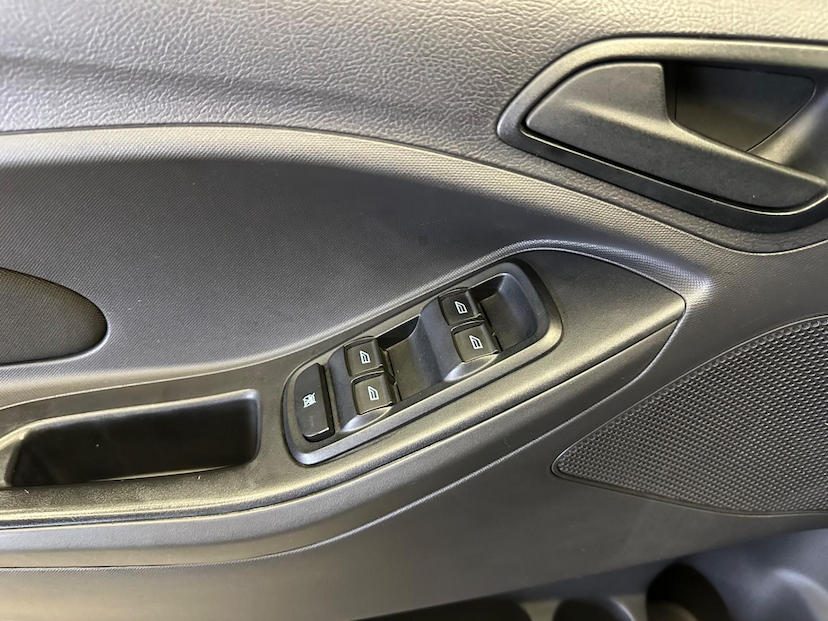 Foto do veículo FORD KA  1.5 SE PLUS 12V FLEX 5P AUT. 2019 78.351 KM 62.900,00