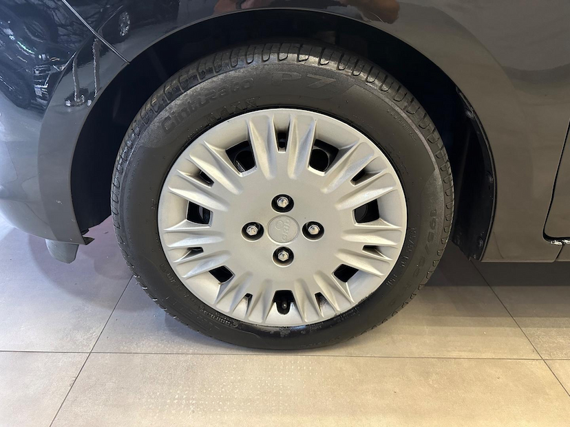 Foto do veículo FORD KA  1.5 SE PLUS 12V FLEX 5P AUT. 2019 78.351 KM 62.900,00