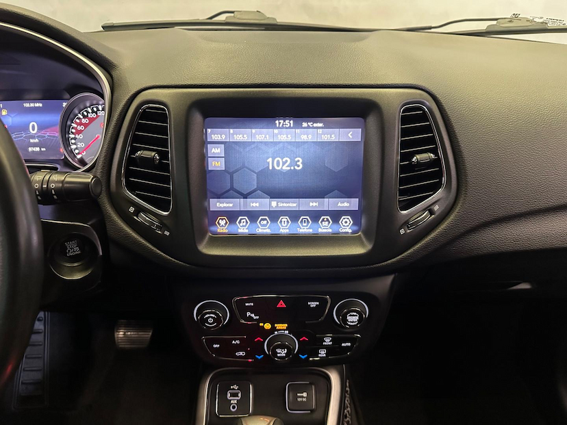 Foto do veículo JEEP COMPASS  LONGITUDE 2.0 4X2 FLEX 16V AUT 2019 97.340 KM 99.900,00