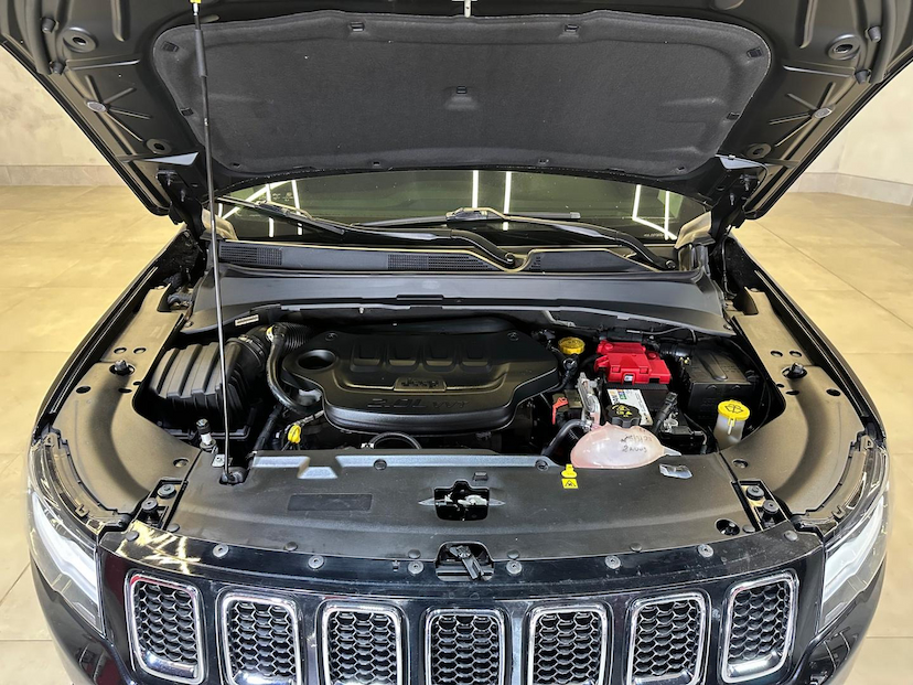 Foto do veículo JEEP COMPASS  LONGITUDE 2.0 4X2 FLEX 16V AUT 2019 97.340 KM 99.900,00