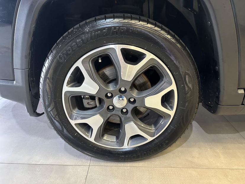 Foto do veículo JEEP COMPASS  LONGITUDE 2.0 4X2 FLEX 16V AUT 2019 97.340 KM 99.900,00