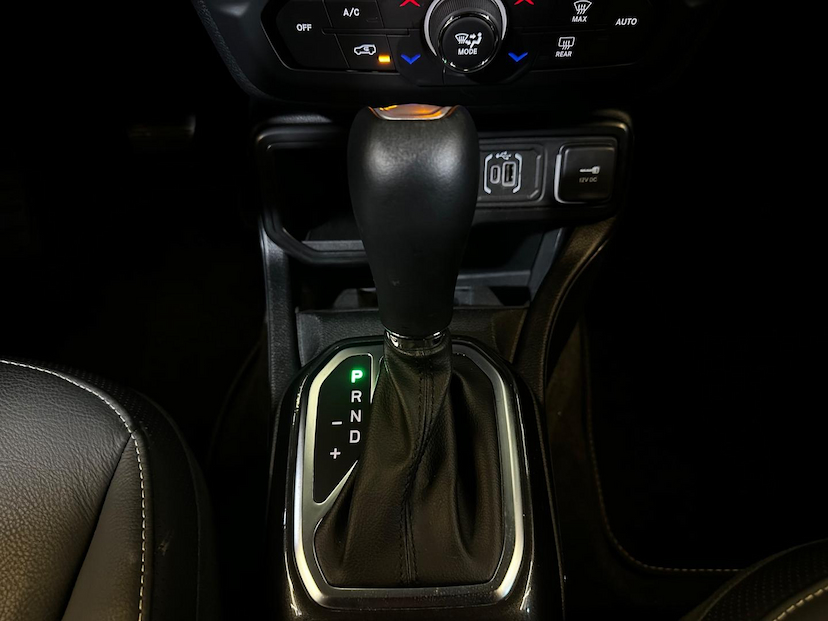 Foto do veículo JEEP RENEGADE  LONGITUDE T270 1.3 TB 4X2 FLEX AUT 2024 6.821 KM 127.900,00