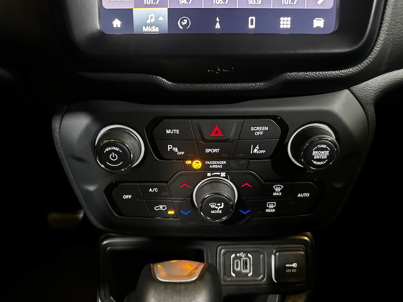 Foto do veículo JEEP RENEGADE  LONGITUDE T270 1.3 TB 4X2 FLEX AUT 2024 6.821 KM 127.900,00