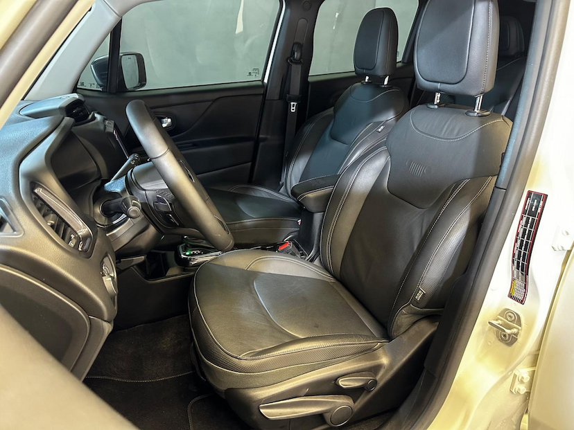 Foto do veículo JEEP RENEGADE  LONGITUDE T270 1.3 TB 4X2 FLEX AUT 2024 6.821 KM 127.900,00