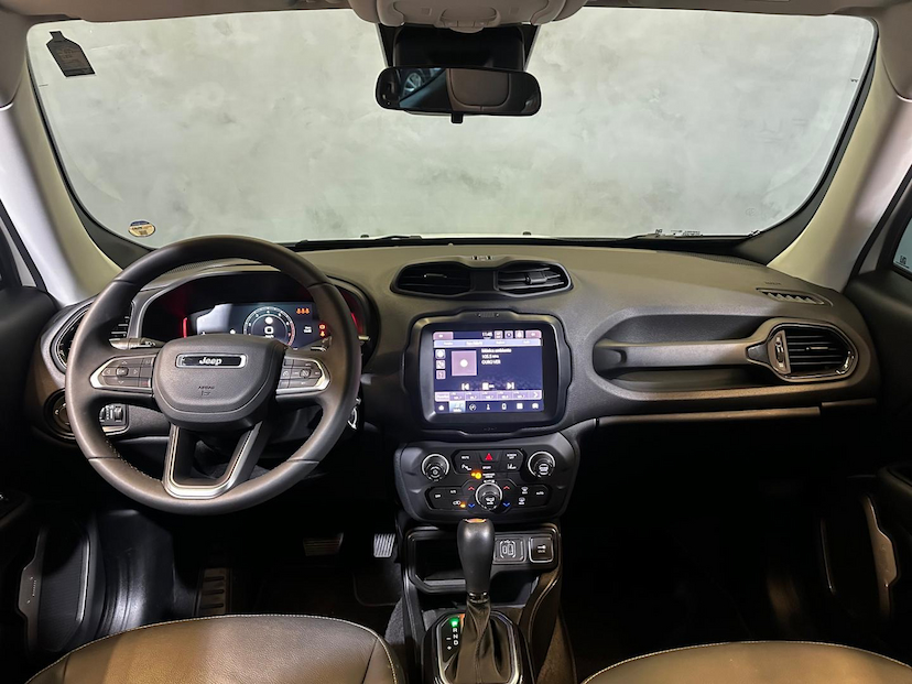 Foto do veículo JEEP RENEGADE  LONGITUDE T270 1.3 TB 4X2 FLEX AUT 2024 6.821 KM 127.900,00