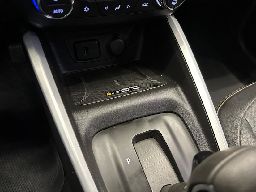 Foto do veículo CHEVROLET ONIX  HATCH PREM. 1.0 12V TB FLEX 5P AUT. 2020 86.400 KM 74.900,00
