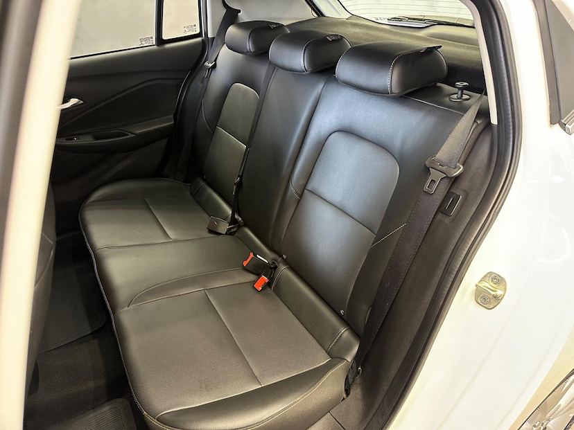 Foto do veículo CHEVROLET ONIX  HATCH PREM. 1.0 12V TB FLEX 5P AUT. 2020 86.400 KM 74.900,00