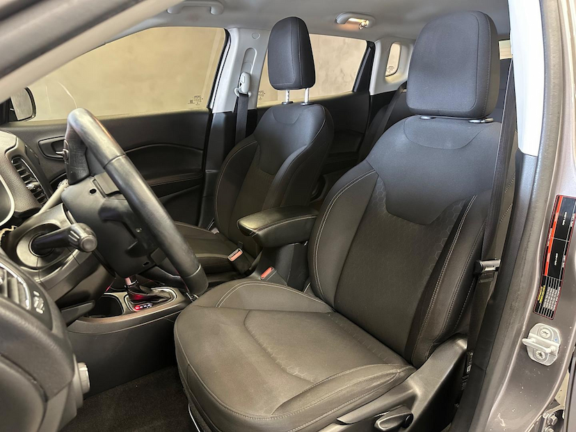 Foto do veículo JEEP COMPASS  2.0 16V FLEX SPORT AUTOMATICO 2018 102.529 KM 82.900,00