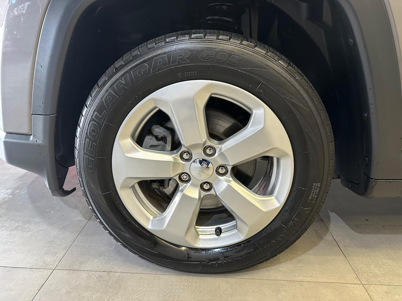 Foto do veículo JEEP COMPASS  2.0 16V FLEX SPORT AUTOMATICO 2018 102.529 KM 82.900,00