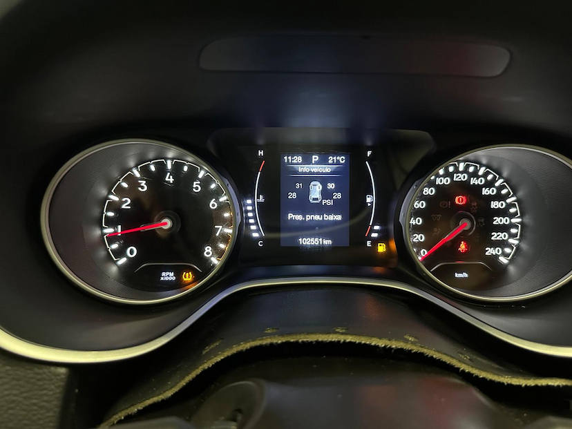 Foto do veículo JEEP COMPASS  2.0 16V FLEX SPORT AUTOMATICO 2018 102.529 KM 82.900,00