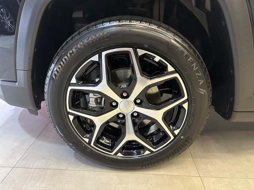 Foto do veículo JEEP COMPASS  LONGITUDE T270 TURBO FLEX AUT. 2025 70 KM 182.900,00