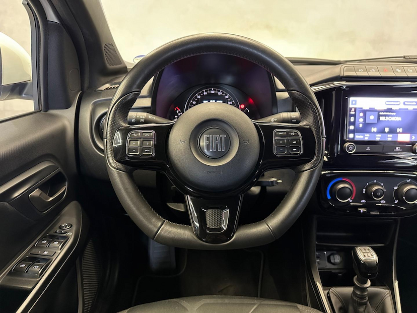 Foto do veículo FIAT STRADA  VOLCANO 1.3 CD 2022 66.475 KM 99.900,00