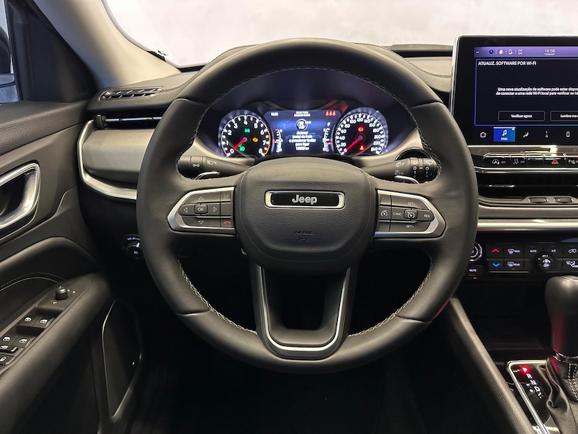Foto do veículo JEEP COMPASS  LONG TF 2023 15.676 KM 146.900,00