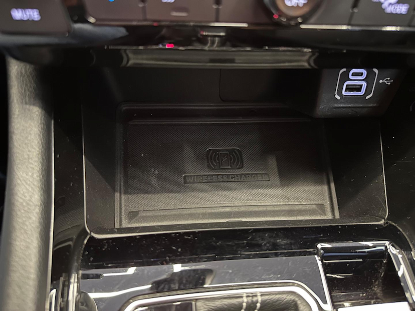 Foto do veículo JEEP COMPASS  LONG TF 2023 15.676 KM 146.900,00