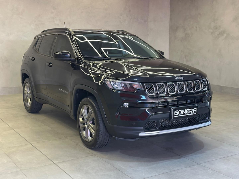 Foto do veículo JEEP COMPASS  LONG TF 2023 15.676 KM 146.900,00