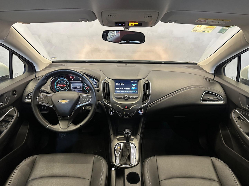 Foto do veículo CHEVROLET CRUZE CHEV  LT NB AT 2019 29.054 KM 94.900,00