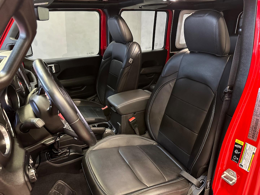 Foto do veículo JEEP WRANGLER  UNLIMITED 80 ANOS 2.0 TB 4P 2021 21.138 KM 349.900,00