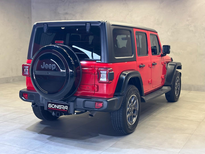 Foto do veículo JEEP WRANGLER  UNLIMITED 80 ANOS 2.0 TB 4P 2021 21.138 KM 349.900,00