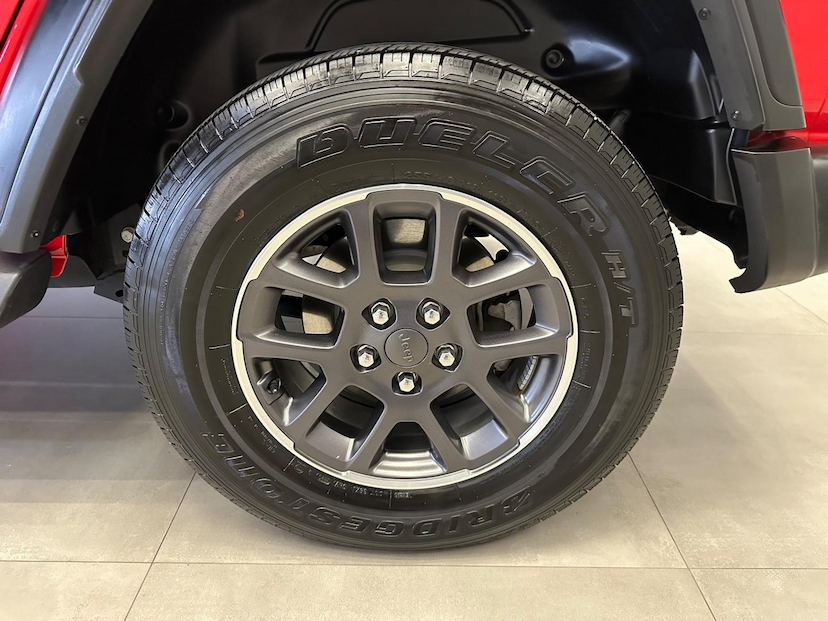 Foto do veículo JEEP WRANGLER  UNLIMITED 80 ANOS 2.0 TB 4P 2021 21.138 KM 349.900,00