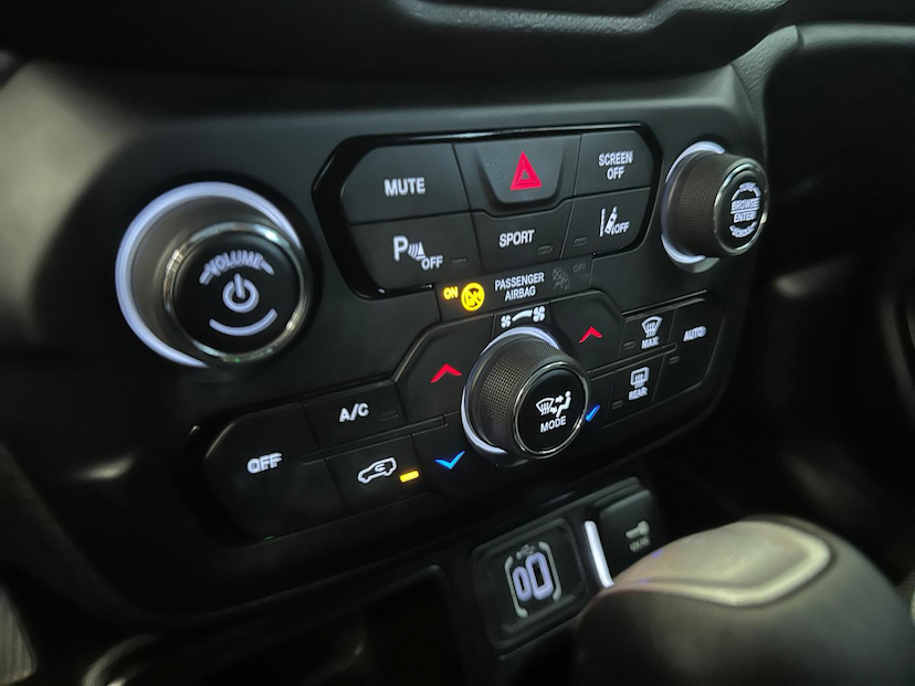 Foto do veículo JEEP RENEGADE  LGTD T270 2022 17.291 KM 114.900,00