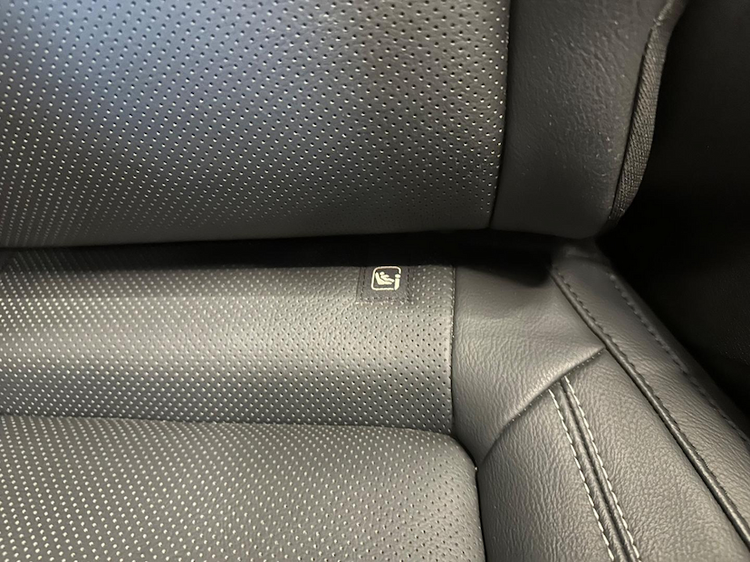 Foto do veículo JEEP COMPASS  LONG TF 2023 12.043 KM 142.900,00
