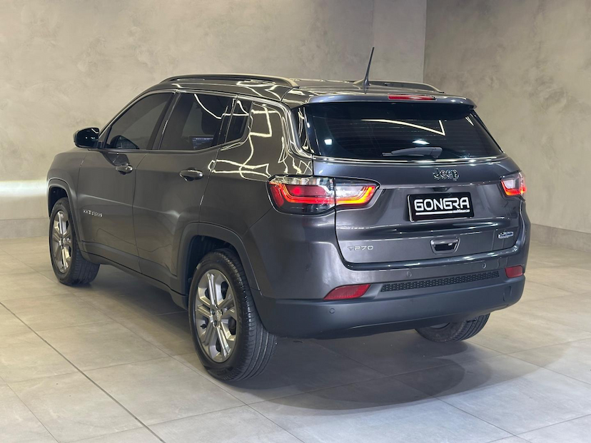 Foto do veículo JEEP COMPASS  LONG TF 2023 12.043 KM 142.900,00