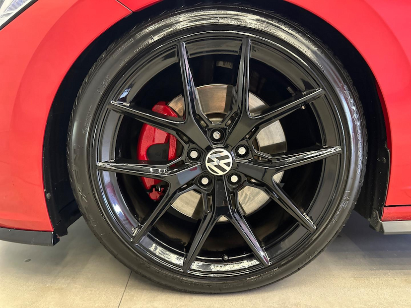 Foto do veículo VOLKSWAGEN JETTA  GLI 350 TSI 2.0 16V 4P AUT 2023 12.445 KM 212.900,00