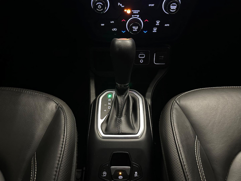 Foto do veículo JEEP RENEGADE  LONGITUDE AT 2021 41.780 KM 89.900,00