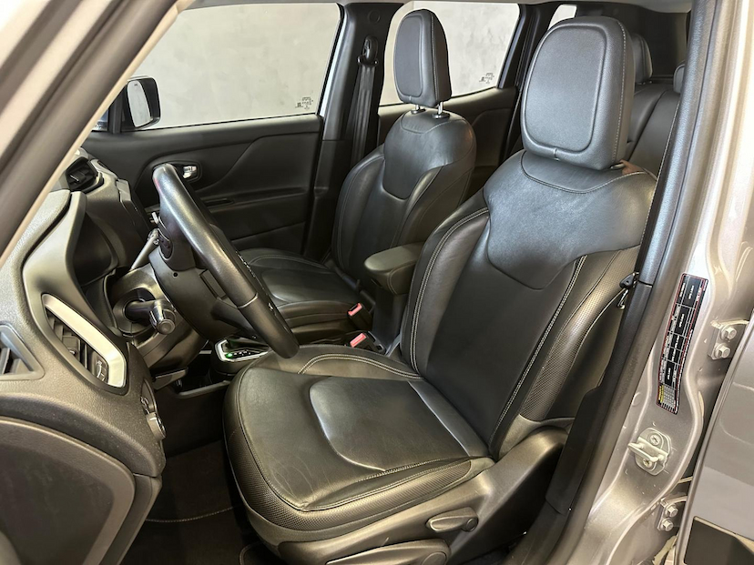 Foto do veículo JEEP RENEGADE  LONGITUDE 1.8 FLEX AUTOMATICO 2021 46.355 KM 89.900,00