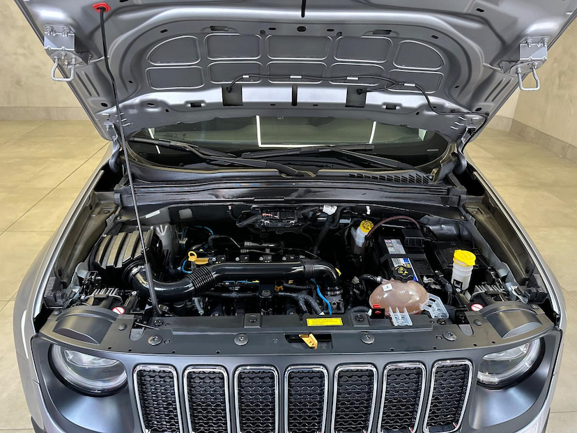 Foto do veículo JEEP RENEGADE  LONGITUDE 1.8 FLEX AUTOMATICO 2021 46.355 KM 89.900,00