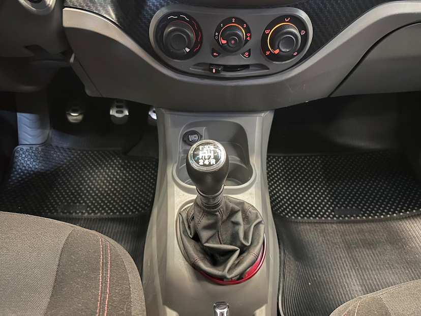 Foto do veículo FIAT PALIO  SPORTING 1.6 16V 2014 89.545 KM 44.900,00