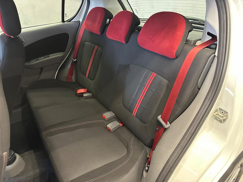 Foto do veículo FIAT PALIO  SPORTING 1.6 16V 2014 89.545 KM 44.900,00