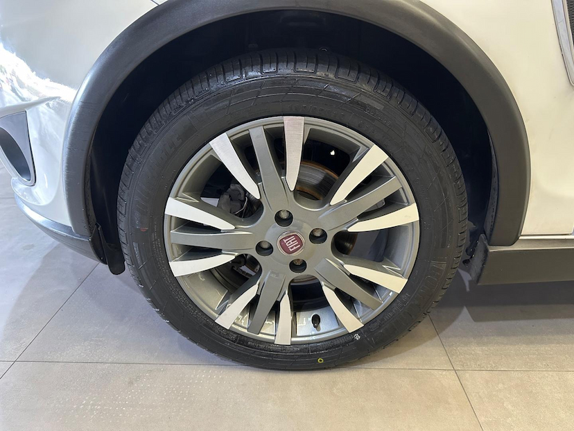 Foto do veículo FIAT PALIO  SPORTING 1.6 16V 2014 89.545 KM 44.900,00