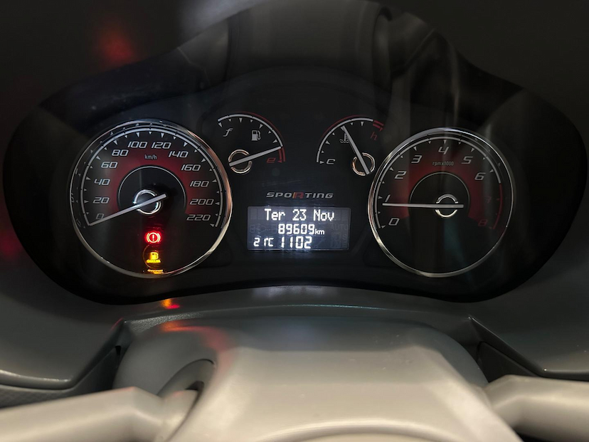 Foto do veículo FIAT PALIO  SPORTING 1.6 16V 2014 89.545 KM 44.900,00
