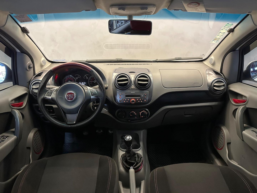 Foto do veículo FIAT PALIO  SPORTING 1.6 16V 2014 89.545 KM 44.900,00