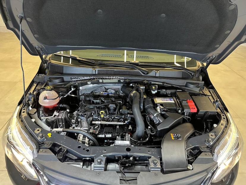 Foto do veículo CHEVROLET ONIX  HATCH PREM. 1.0 12V TB FLEX 5P AUT. 2023 34.500 KM 92.900,00