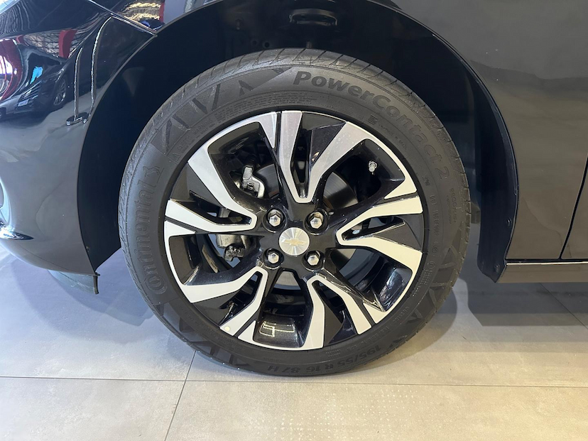 Foto do veículo CHEVROLET ONIX  HATCH PREM. 1.0 12V TB FLEX 5P AUT. 2023 34.500 KM 92.900,00