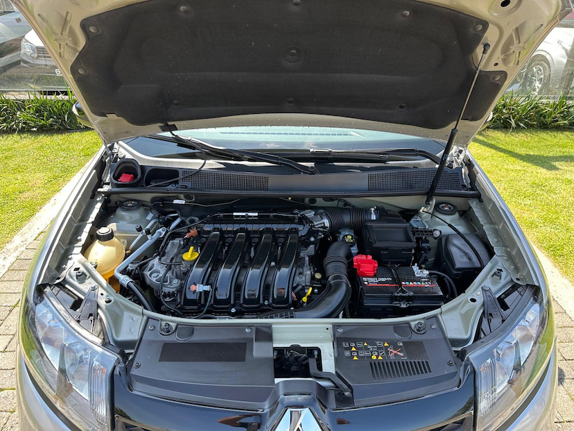 Foto do veículo RENAULT SANDERO  RS20MT 2021 48.560 KM 78.900,00