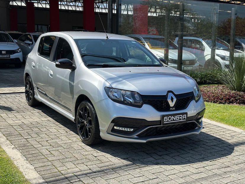 Foto do veículo RENAULT SANDERO  RS20MT 2021 48.560 KM 78.900,00
