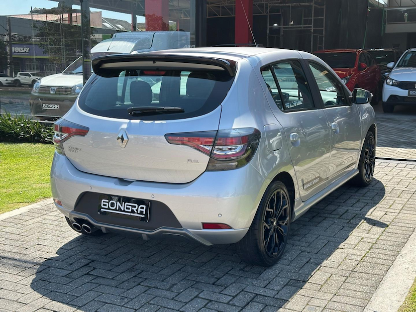 Foto do veículo RENAULT SANDERO  RS20MT 2021 48.560 KM 78.900,00