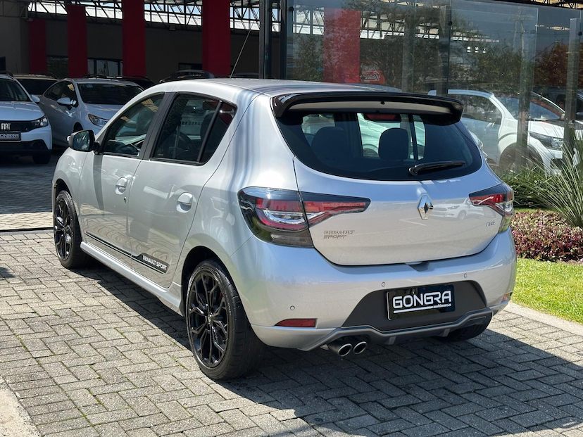 Foto do veículo RENAULT SANDERO  RS20MT 2021 48.560 KM 78.900,00