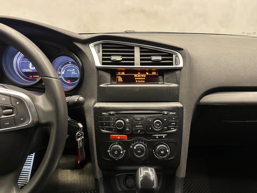 Foto do veículo CITROËN C4 LOUNGE  1.6 THP ORIGINE 2017 79.100 KM 59.900,00