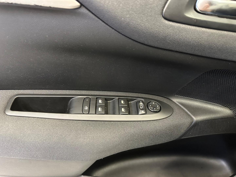 Foto do veículo CITROËN C4 LOUNGE  1.6 THP ORIGINE 2017 79.100 KM 59.900,00