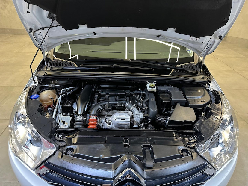 Foto do veículo CITROËN C4 LOUNGE  1.6 THP ORIGINE 2017 79.100 KM 59.900,00