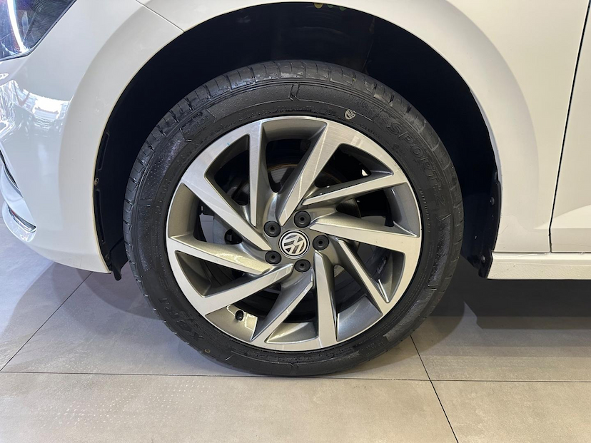 Foto do veículo VOLKSWAGEN POLO  HIGHLINE 200 TSI 2019 84.502 KM 79.900,00
