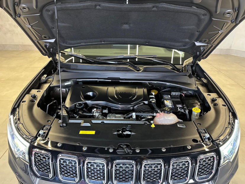 Foto do veículo JEEP COMPASS  LONG TF 2022 38.277 KM 132.900,00