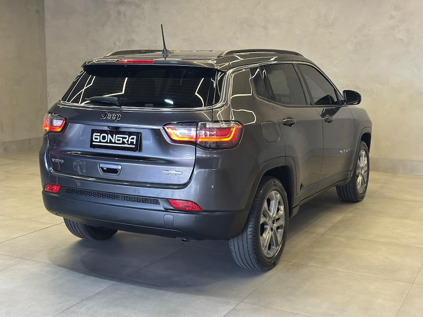 Foto do veículo JEEP COMPASS  LONG TF 2022 38.277 KM 132.900,00