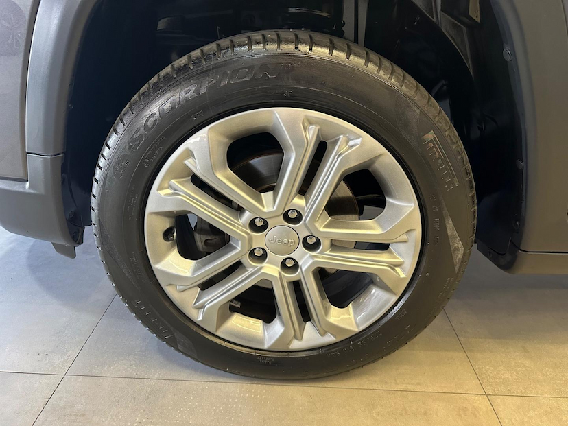 Foto do veículo JEEP COMPASS  LONG TF 2022 38.277 KM 132.900,00