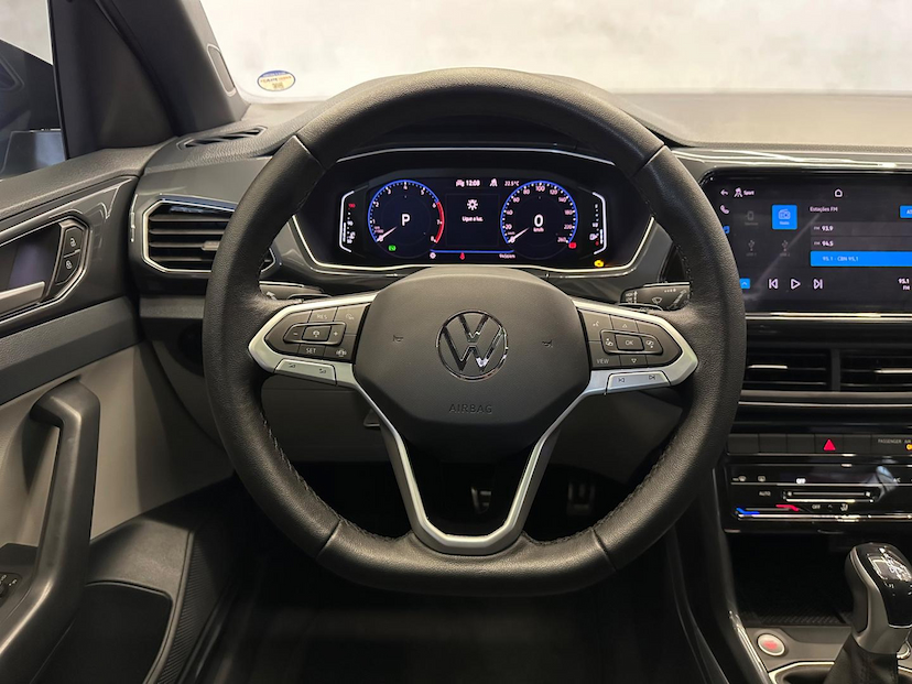 Foto do veículo VOLKSWAGEN T-CROSS T CROSS HIGHLINE 250 TSI AUT 2024 9.600 KM 149.900,00